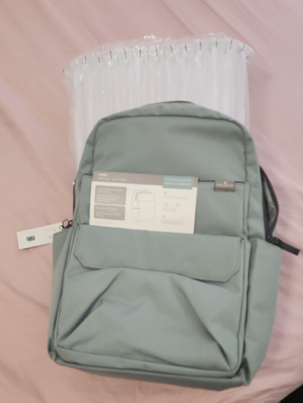 Minimalist Sage Green Diaper Bag – Parent-Friendly Organizer - Picture 7 of 12